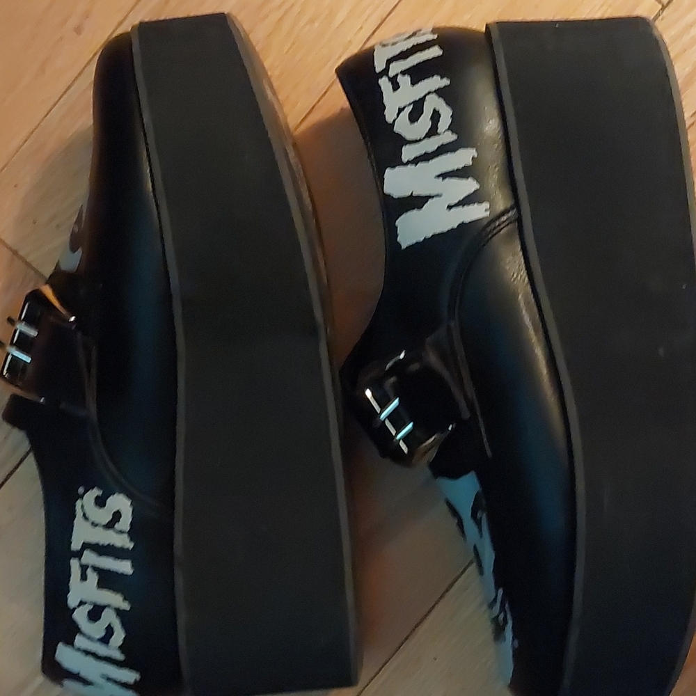 Iron fist misfits shoes - Picture 4 of 4
